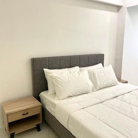 Burgundy Guest Suite Μανίλα Εξωτερικό φωτογραφία