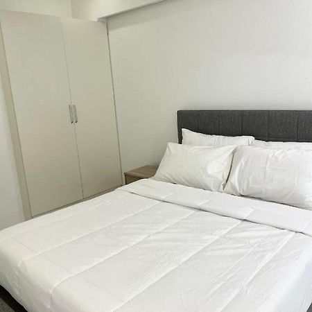 Burgundy Guest Suite Μανίλα Εξωτερικό φωτογραφία