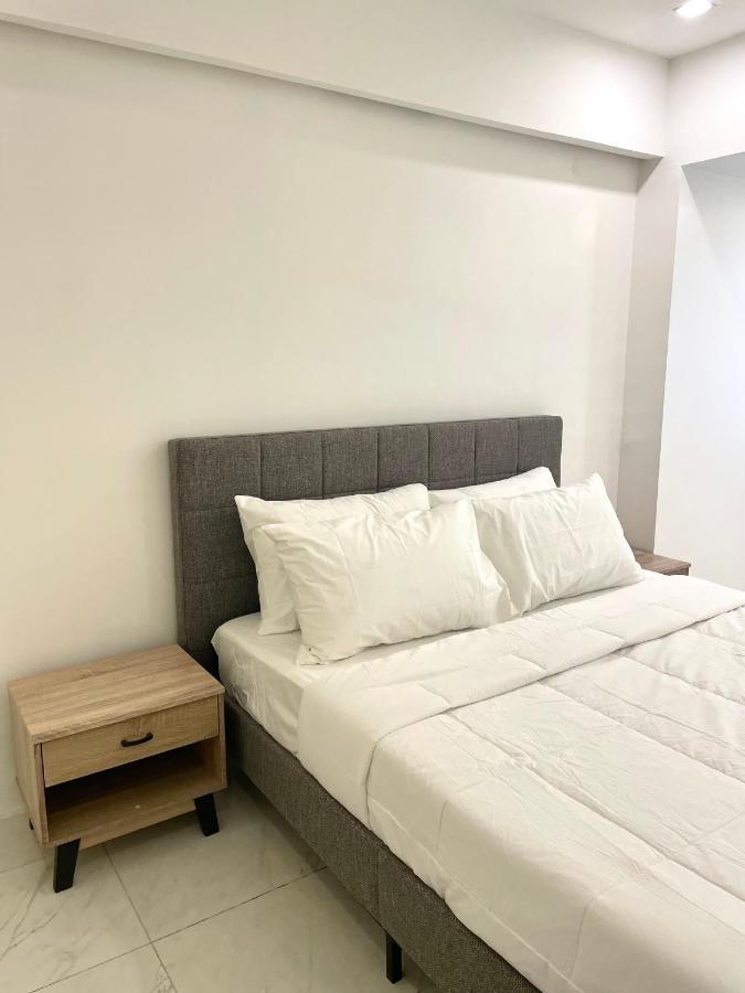 Burgundy Guest Suite Μανίλα Εξωτερικό φωτογραφία